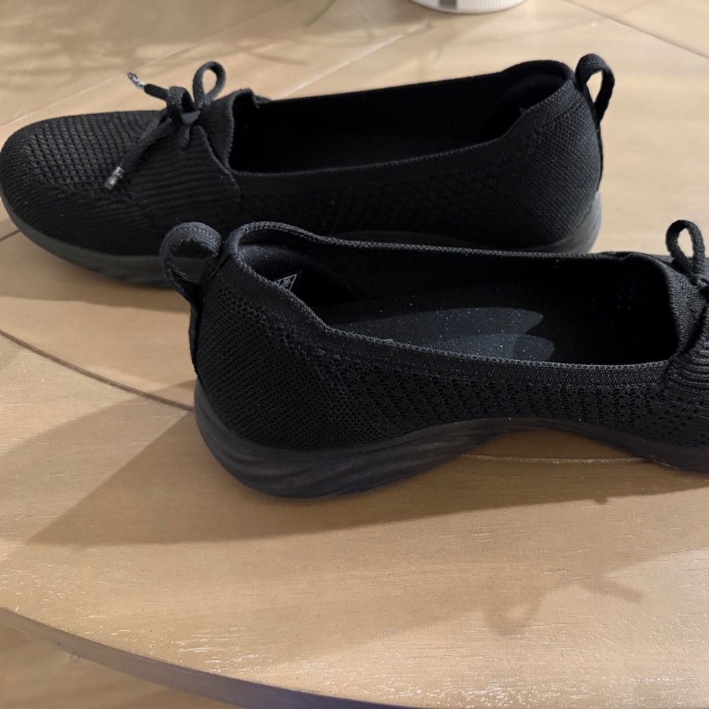 Skechers Women's Black Knit Flats - Picture 13 of 14